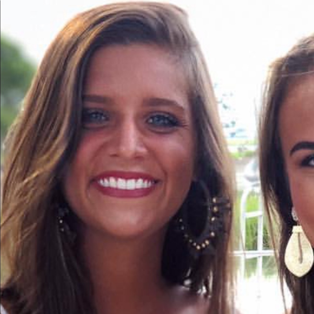 Meet your Posher, Ansley